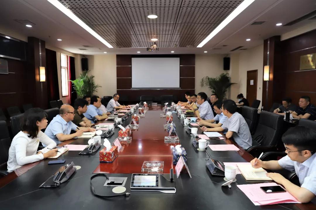 四川路橋與中科院成會(huì)明院士舉行交流座談