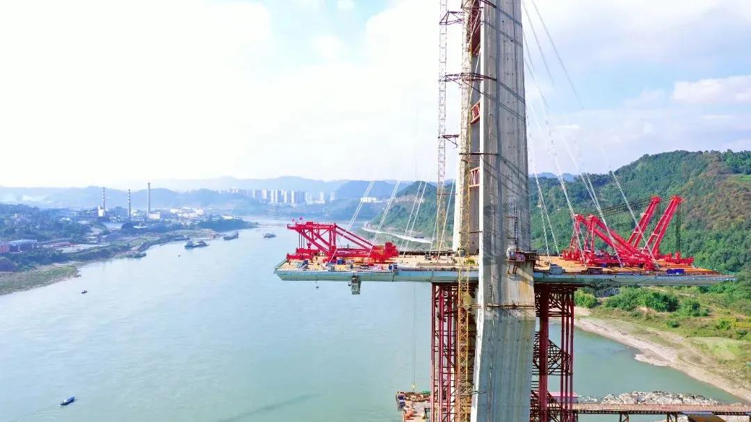 媒體關(guān)注 | 新華社帶你走進(jìn)臨港長江大橋火熱施工現(xiàn)場