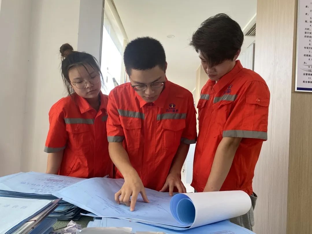 5d8aa4a3086aa7c878fe5494453487fd.jpg 5d8aa4a3086aa7c878fe5494453487fd.jpg