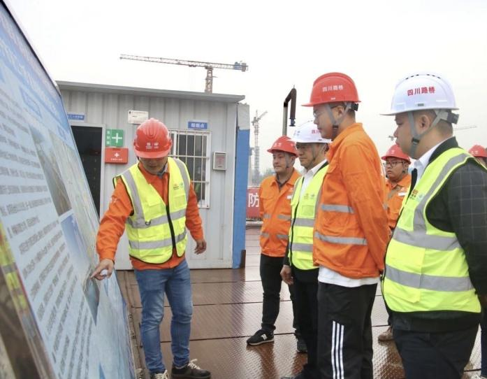 四川路橋黨委委員、紀(jì)委書記唐新林一行 赴一線開展安全環(huán)保督導(dǎo)及調(diào)研工作