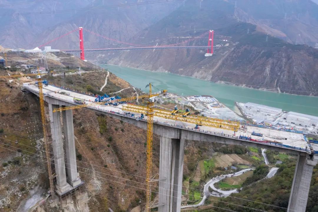 奮戰(zhàn)四季度 大干一百天 | 公司“兩橋一碼頭”項(xiàng)目建設(shè)跑出新速度！