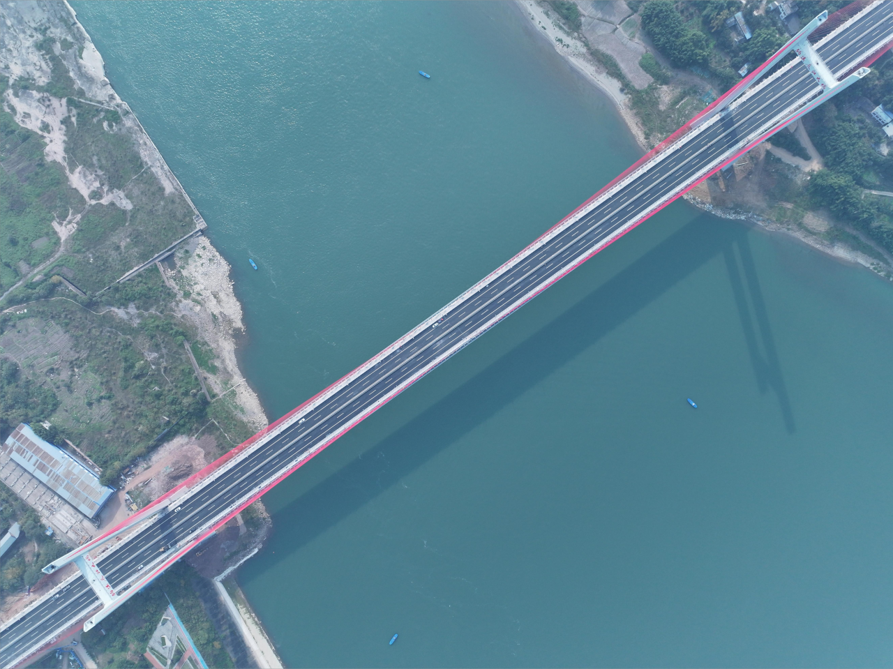 納溪長江大橋通車！當(dāng)?shù)厝罕娊裉煜襁^年！