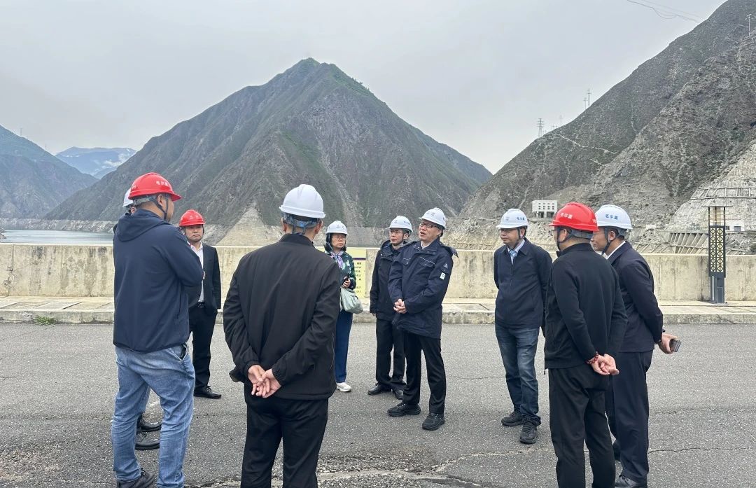 蜀道集團外部董事赴清潔能源集團毛爾蓋公司開展工作調(diào)研