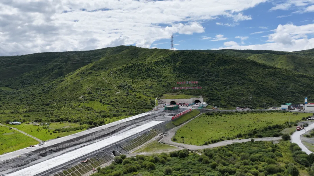 badc7c21-6b30-4cfe-8e35-4ae13e5d2e94.png badc7c21-6b30-4cfe-8e35-4ae13e5d2e94.png